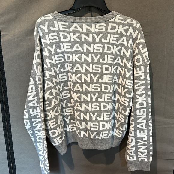 NWT DKNY Women’s Crop Gray White XL Sweater - Picture 6 of 9